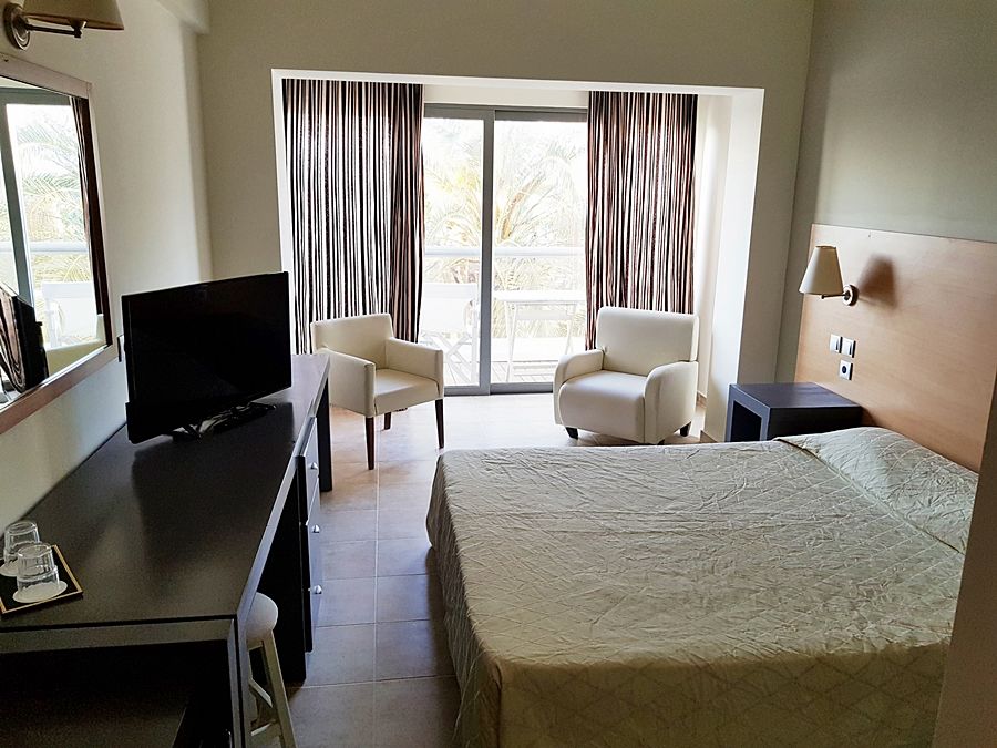 All Senses Ocean Blue Sea Side Resort (Adults Only) Petaloudes المظهر الخارجي الصورة