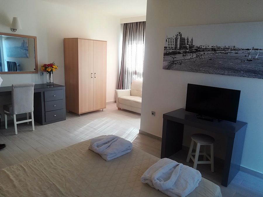 All Senses Ocean Blue Sea Side Resort (Adults Only) Petaloudes المظهر الخارجي الصورة